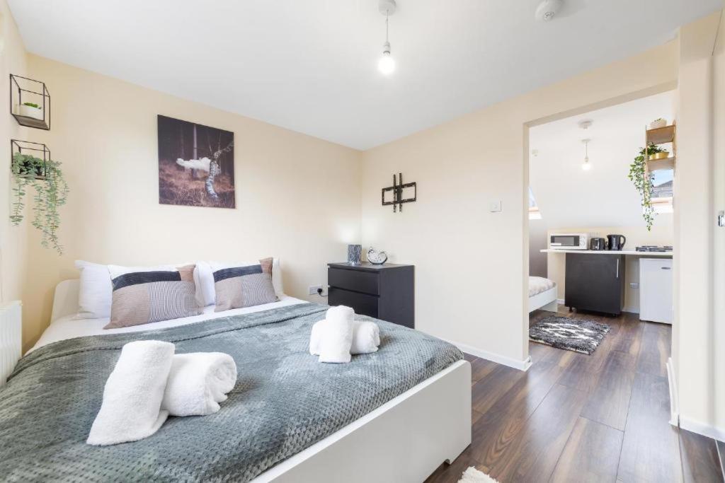 Twickenham Homes Айлворт Экстерьер фото